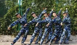 最新爆料大学军训跳舞,大学生军训中的青春舞动瞬间